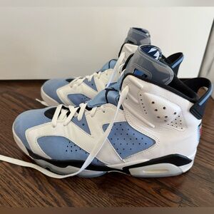 Men’s Jordan 6 Retro sneakers UNC white size 12